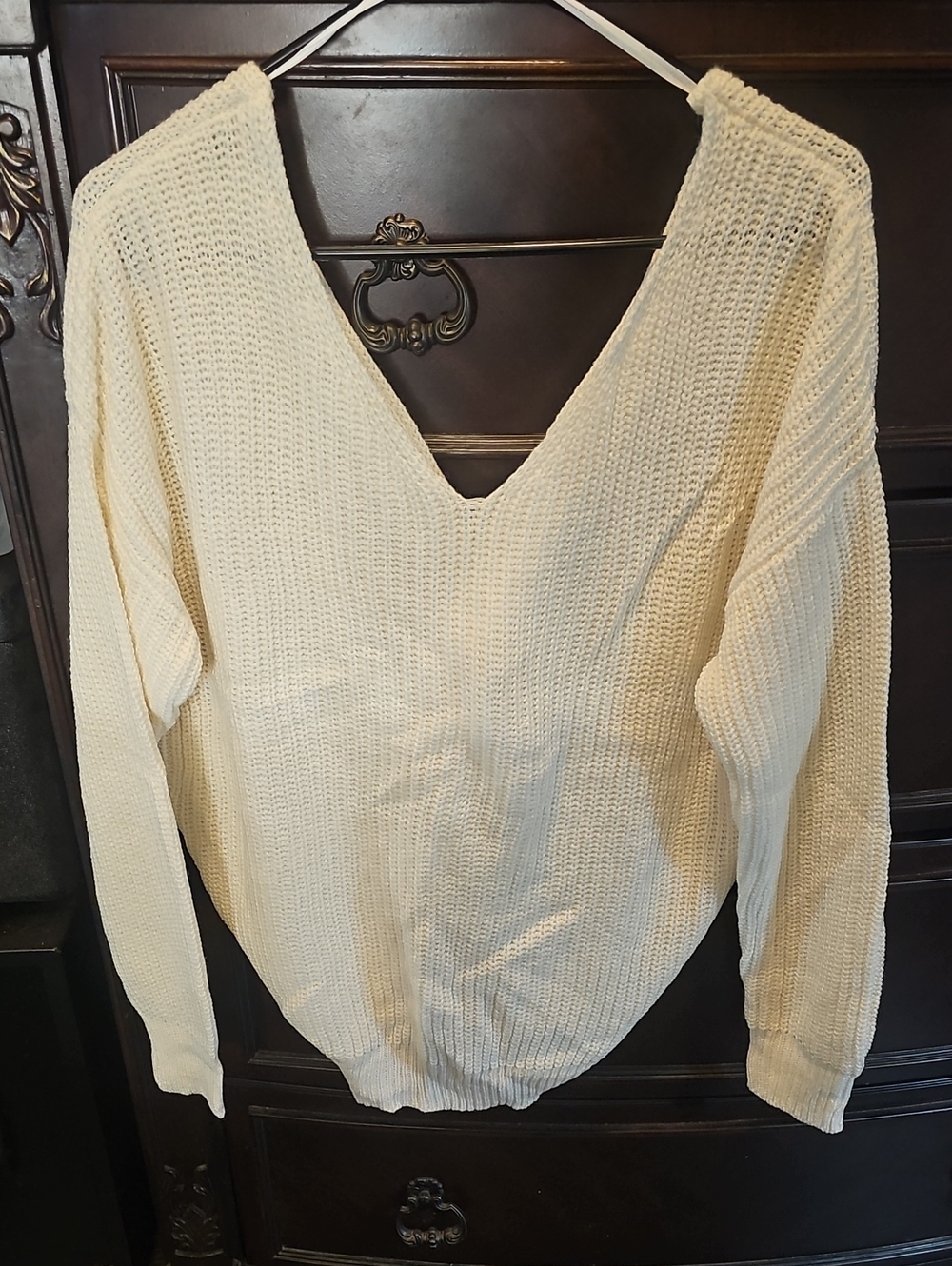V-Neck Chunky Knit Sweater in Cream